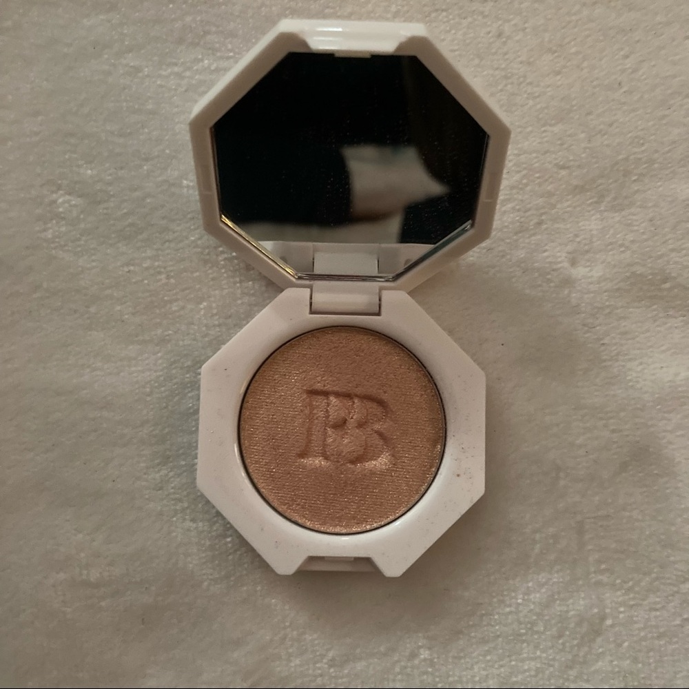 Fenty Beauty Killawatt mini highlighter